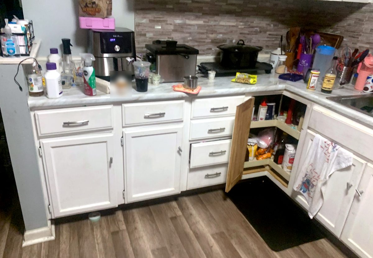 Kitchen countertops before cleaning by Sleec Cleaning Services in St. Louis